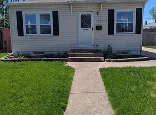 3222 26th St, Rock Island, IL 61201