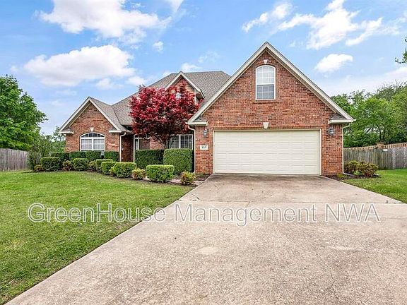 2nd image of 815 S Brookside Ct