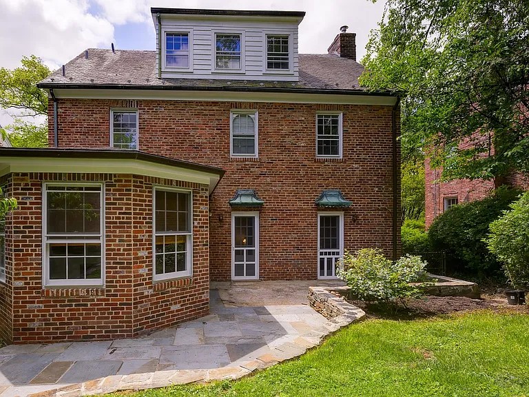 3677 Upton St NW — Photo 13