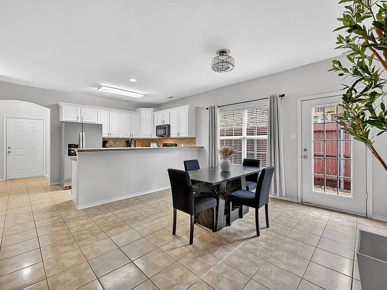 154 Castleridge Dr #B — Photo 9