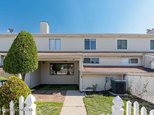 32 Ada Dr #42, Staten Island, NY 10314