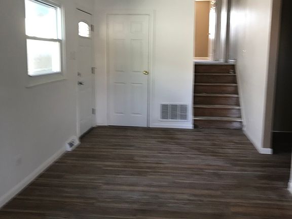 3rd image of 1645 W Montvale Ave