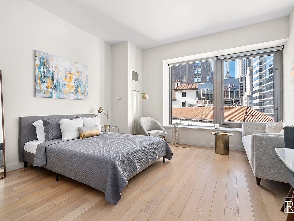 1st image of 75 Wall St APT 28L