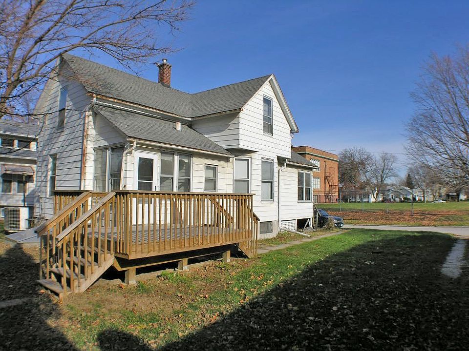 2nd image of 1710 N Howell St