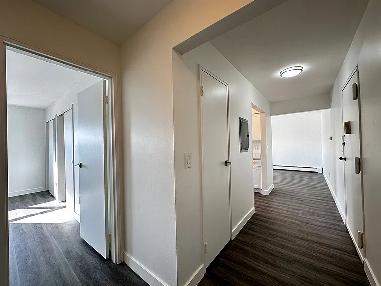 550 Washington Ave #23 — Photo 11