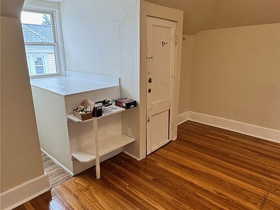 3rd image of 326 Park St