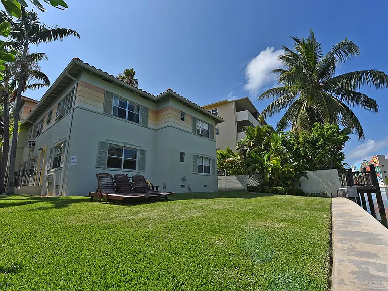 IN THE HEART OF MIAMI BEACH_