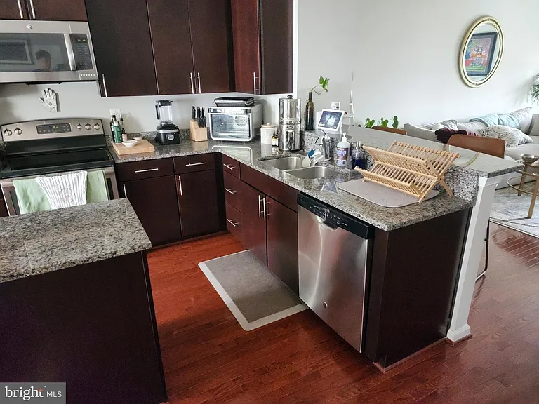 4517 Foster Ave — Photo 10