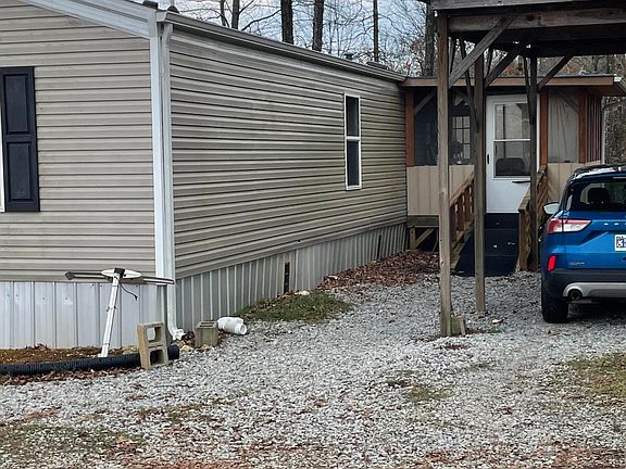 4th image of 245 Short Bark Rd