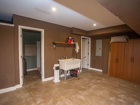 4th image of 1312 James West Rd