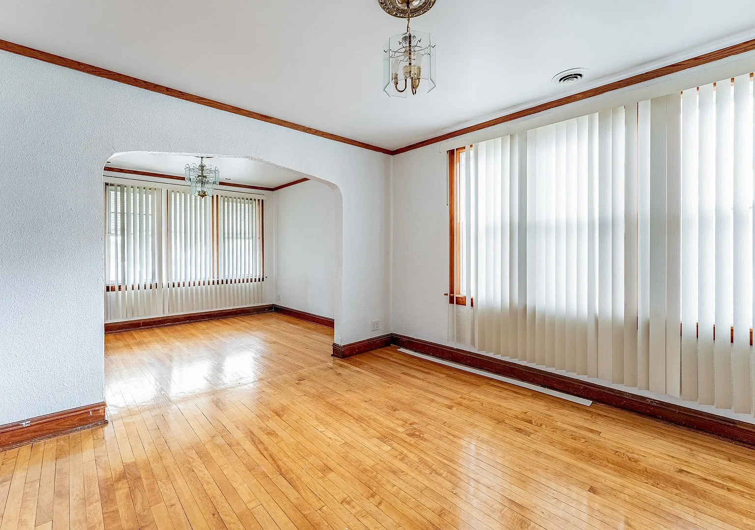 2 bed, 1200 sqft, $1,500 — Photo 2