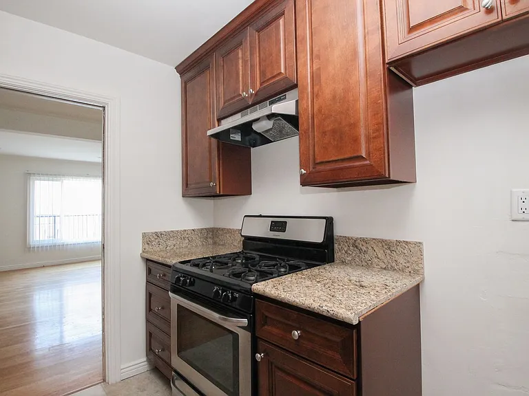 3375 Manning Ave — Photo 15