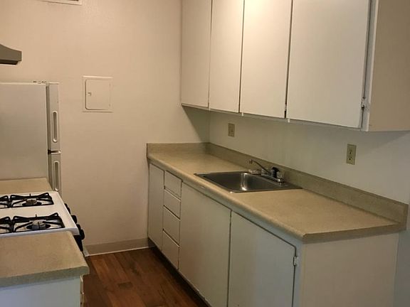 5th image of 1708 V St APT 8