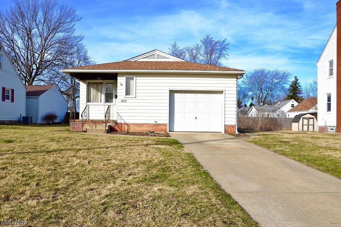 1215 35th St NW, Canton, OH 44709 Zillow