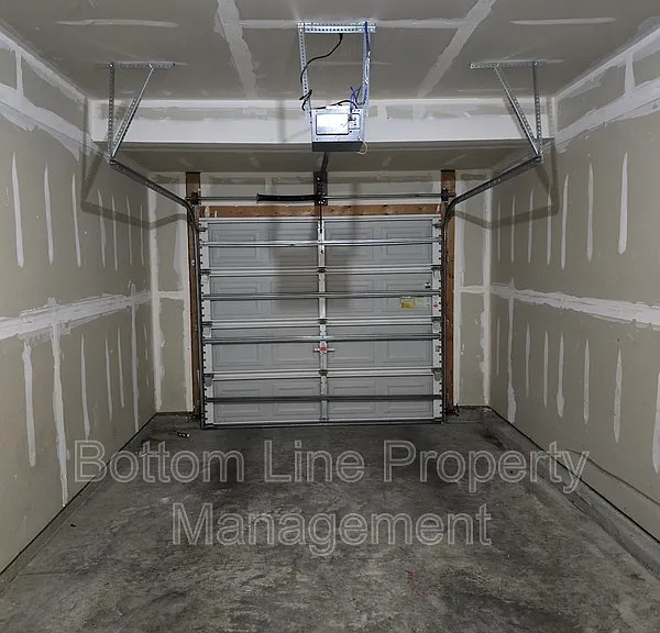 8630 Carolina Lily Ln — Photo 16