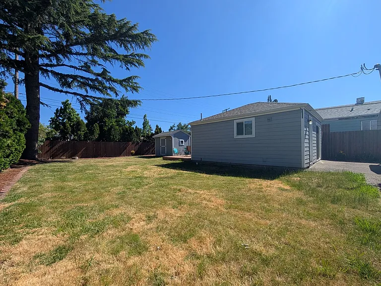 1814 F St — Photo 18