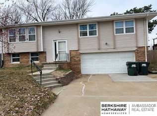 7318 Thorn Apple Ln, La Vista, NE 68128