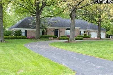 1st image of 431 Golf Dr NE