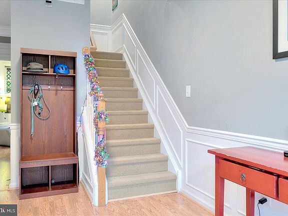5th image of 526 E Boxborough Dr