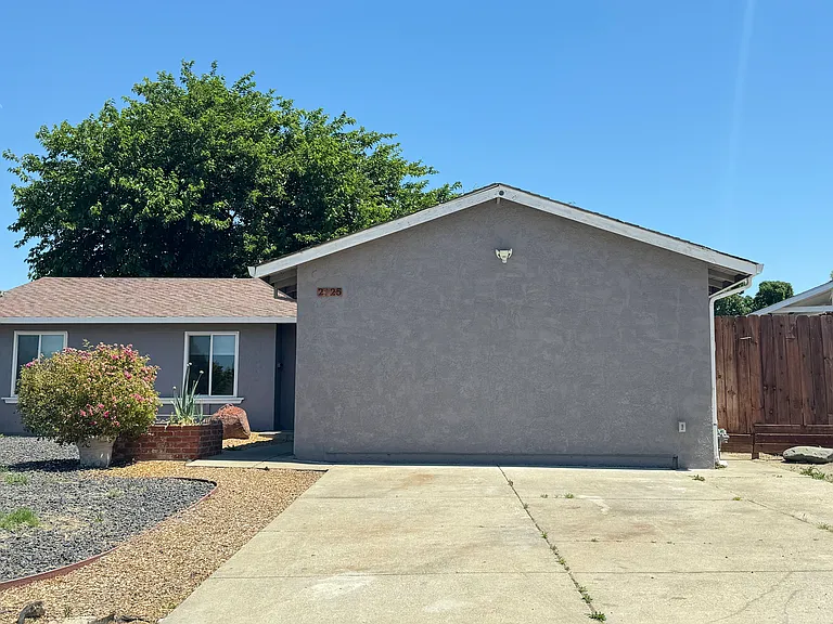 2725 Del Oro Cir — Photo 12