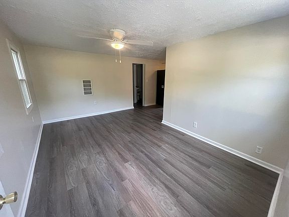 5th image of 2200 Sherer Ave