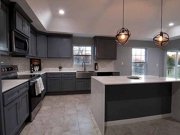 5th image of 232 Oakwood Dr
