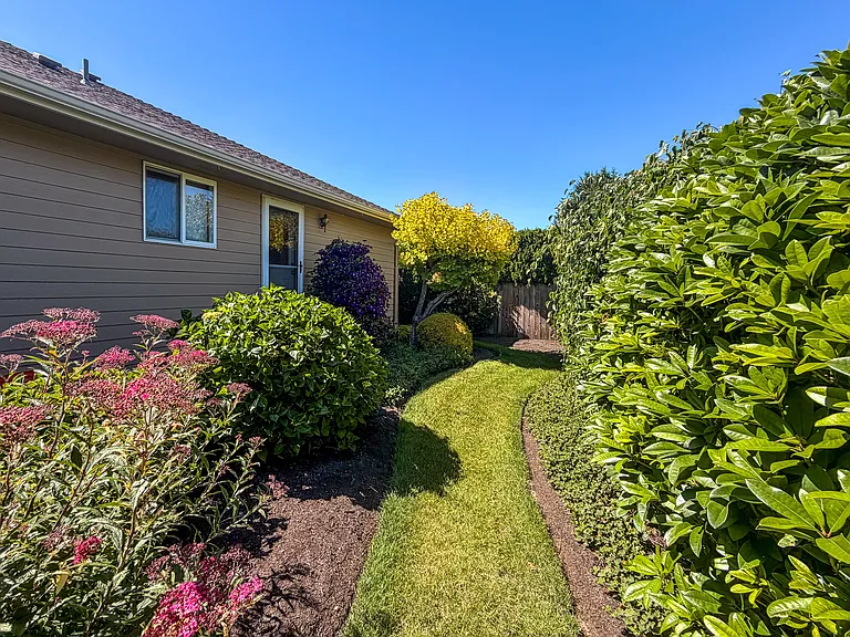 364 SE Davis Ct #364 — Photo 40