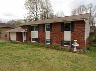 1133 Scenic Dr, Milton, WV 25541