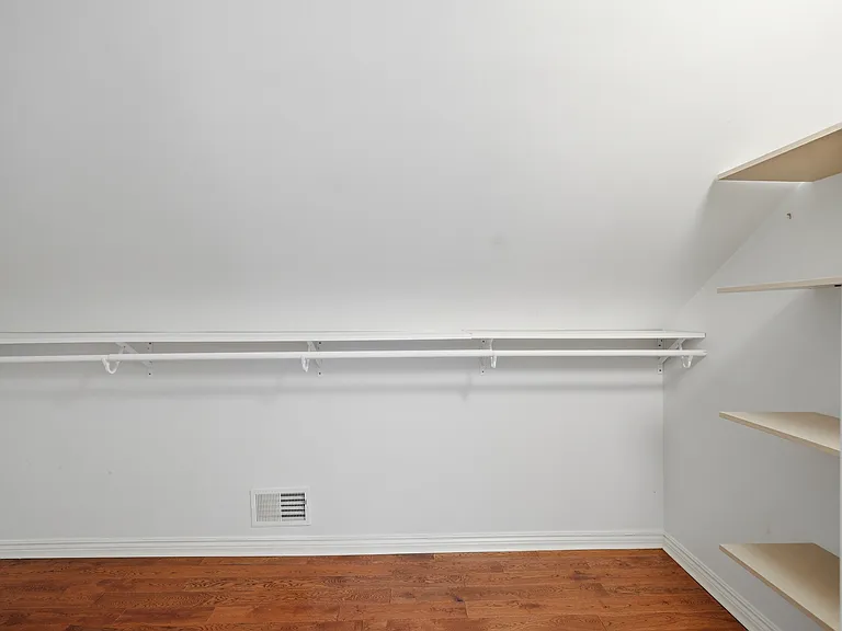 4421 Honeysuckle Dr — Photo 34