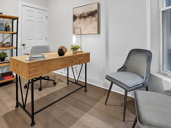 4th image of 3169 W Monroe St Unit 1