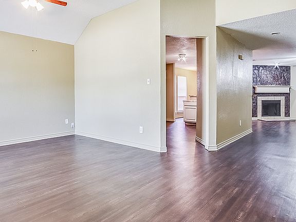 3rd image of 8040 Texridge Dr