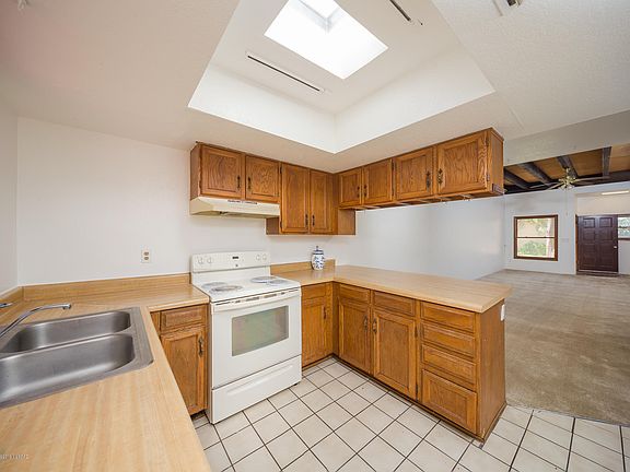 4th image of 3049 N Sparkman Blvd