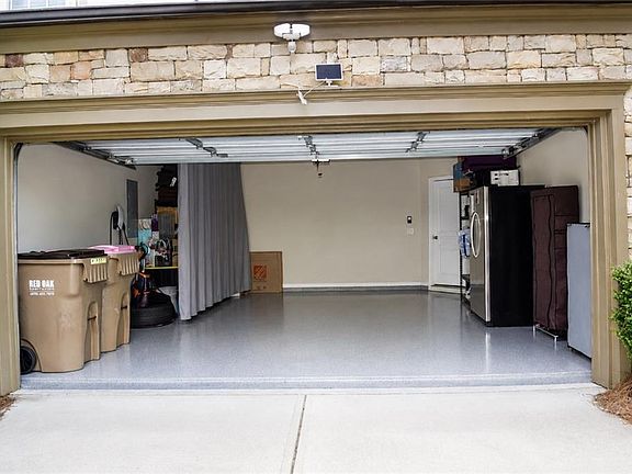 5th image of 730 Middleton Pl