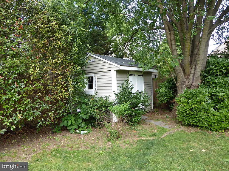 323 S Adams St — Photo 39