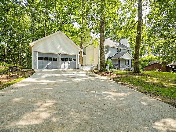 2nd image of 3899 Arbor Ln SE
