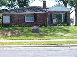 196 E Walnut St, Nashville, IL 62263