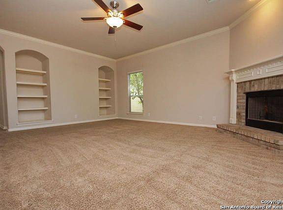4th image of 215 Willow Grove Dr