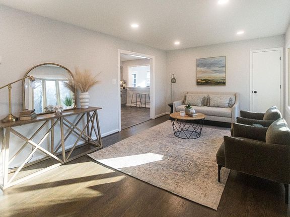 5th image of 68 Glenacre Dr