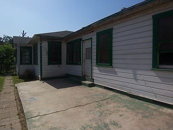 4th image of 406 Montrose St