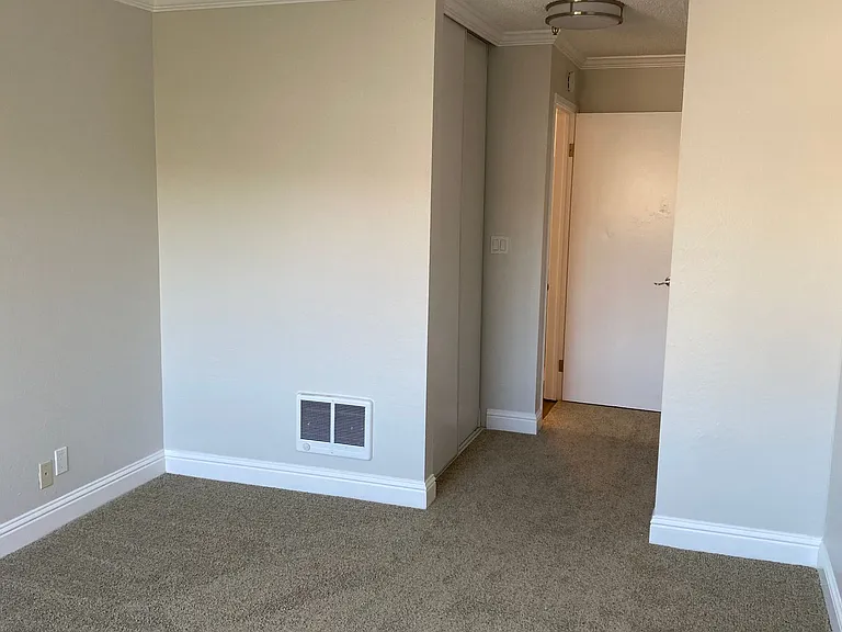 378 Van Buren - Renovated 2bed and 1bed units - Beautiful Building! — Photo 101