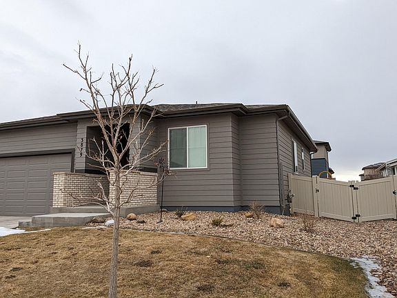 Front yard showing fence/gate