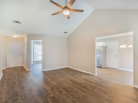 2nd image of 6085 Hunter Ridge Cir