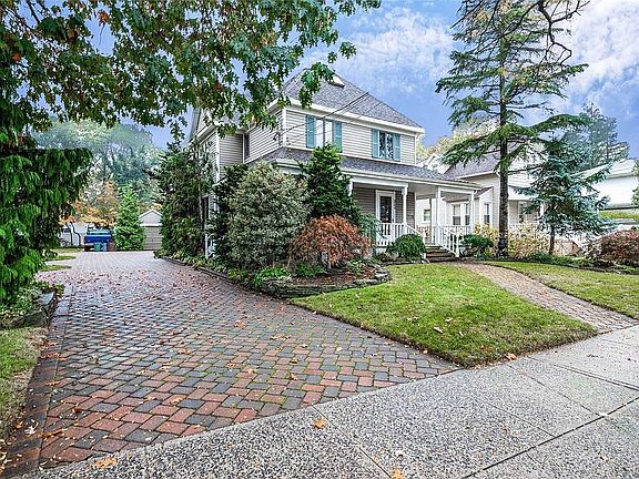 4th image of 3244 Brower Ave
