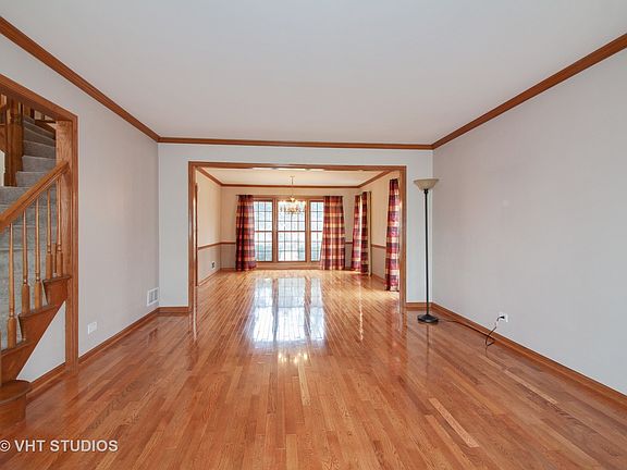 4th image of 1610 Ainsley Ln