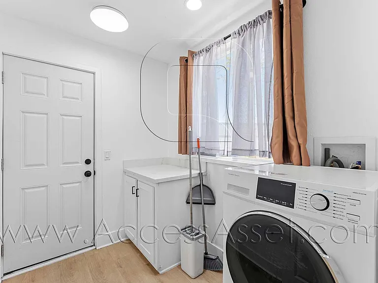 434 Highland Ave — Photo 14