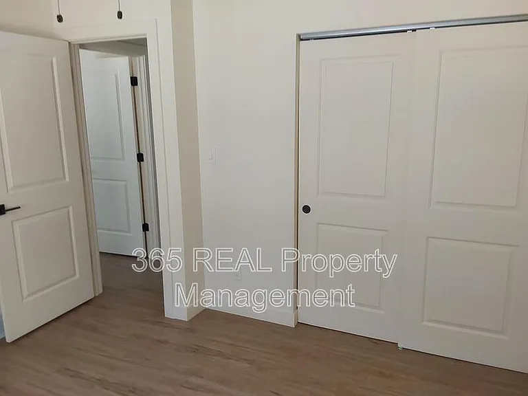 1701 Palm Dr #3 — Photo 9