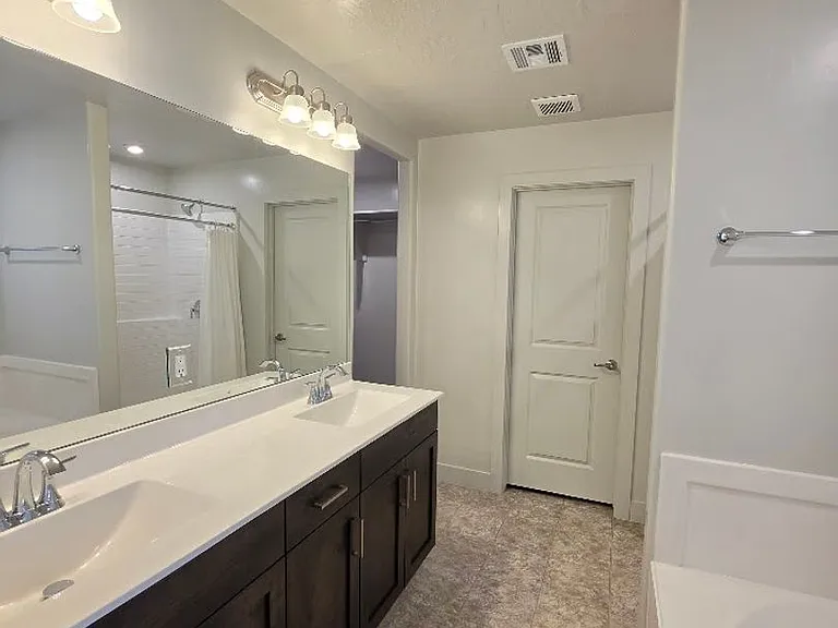 528 S Riverbed Dr — Photo 21