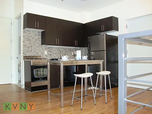 Rented by KVNY Soho | media 1