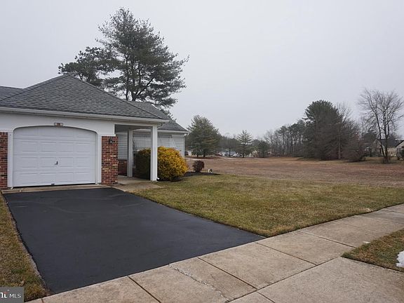 3rd image of 56 Stratford Rd