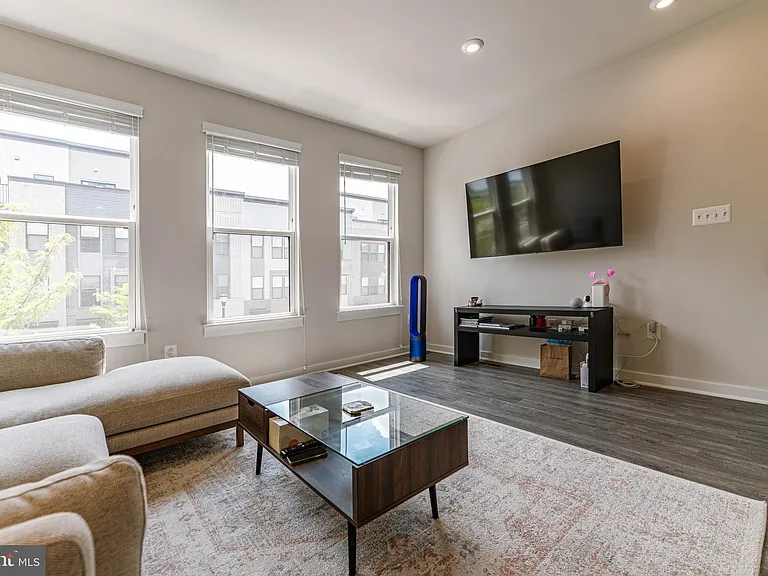 2503 Emerald Branch Dr — Photo 17